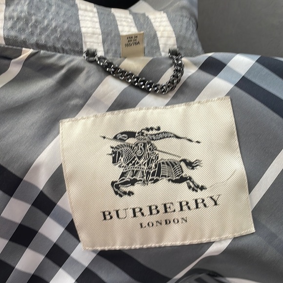 Burberry rain coat - Picture 5 of 6